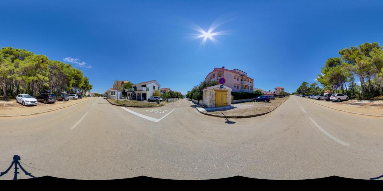 Apartmani Nena Povljana Exteriör bild
