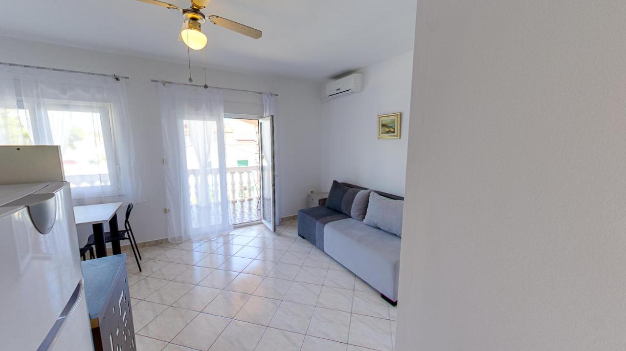 Apartmani Nena Povljana Rum bild