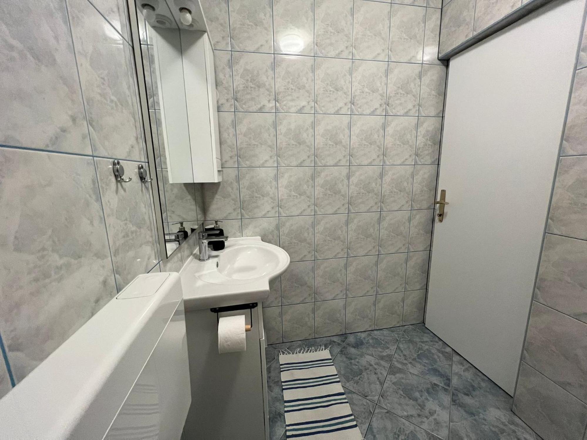 Apartmani Nena Povljana Rum bild