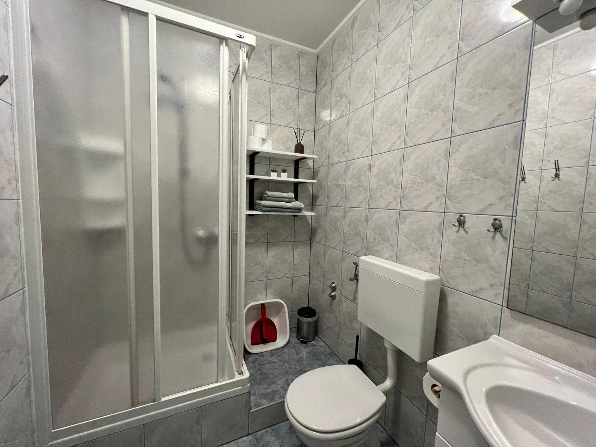 Apartmani Nena Povljana Rum bild